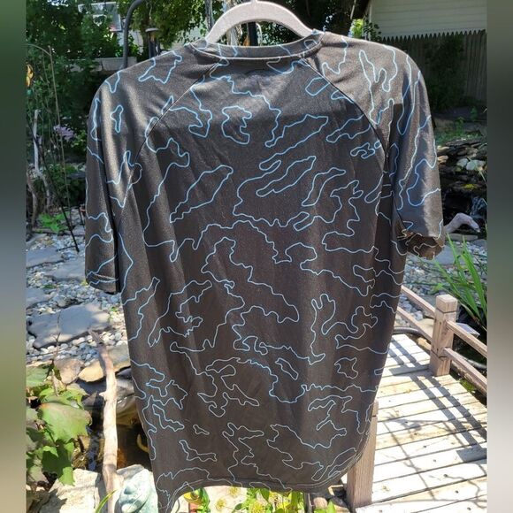 Mens Under Armour Shirt - Picture 6 of 8